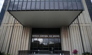 Banco Central corta a Selic pela 3ª vez seguida e leva a taxa a 12,25% ao ano