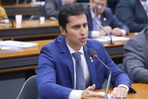 Deputado apresenta notícia-crime contra coronel do Exército por mentir à CPMI do 8 de Janeiro