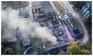 Incêndio em fábrica de resinas em Várzea Paulista deixa ao menos seis feridos