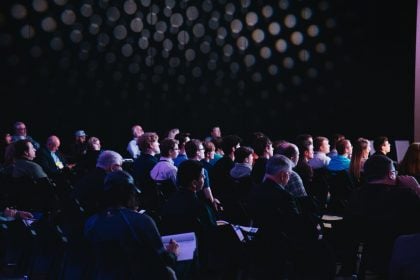 Brasileiros são destaque em evento sobre psicodélicos nos EUA