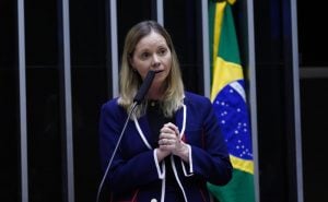 Câmara aprova projeto que criminaliza a discriminação contra políticos