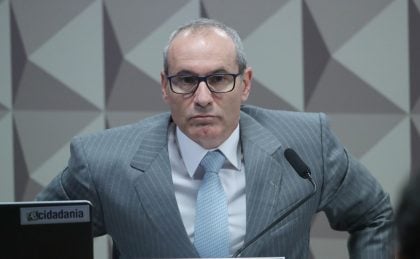 Coronel que discutiu golpe com Cid não nega mensagens e se apresenta na CPMI como ‘militar, pai de família e cristão’