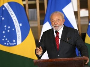 37% aprovam governo Lula; 28% reprovam, aponta pesquisa do Ipec