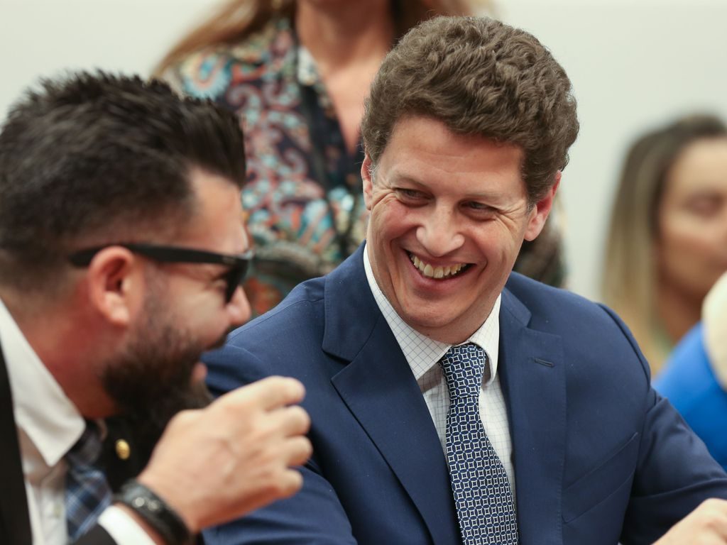 Celular de Ricardo Salles, apreendido em 2021, não foi periciado pela PF