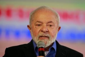 Lula vai passar por cirurgia no quadril ainda este ano