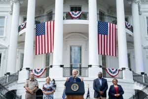 No Dia da Independência dos EUA, Biden denuncia uma onda de violência armada