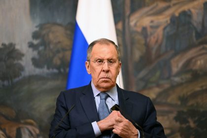 Rússia afirma que envio de caças F-16 à Ucrânia será considerado ameaça ‘nuclear’