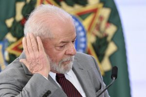 Aprovação de governo Lula sobe 4,4 pontos e chega em 43% em julho, mostra pesquisa da Futura Inteligência