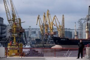 Ataque russo atinge infraestruturas portuárias no sul da Ucrânia
