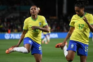 Brasil goleia Panamá em jogo de estreia na Copa feminina