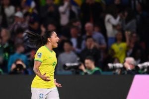 Brasil perde para a França e decidirá vaga contra a Jamaica na Copa do Mundo