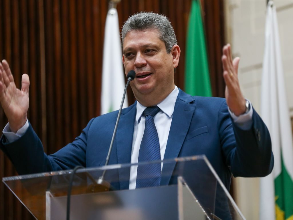 Acolher o Centrão no governo é natural e faz parte da democracia, diz ministro