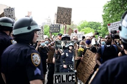 Nova York vai pagar mais de US$13 milhões a presos em manifestações contra morte de George Floyd