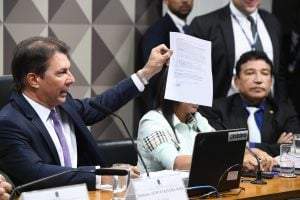Presidente da CPMI aceita apurar acusações de irregularidades em relatório do Coaf sobre Bolsonaro