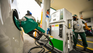 Gasolina da Petrobras é 23% mais barata que a de refinarias privadas, aponta levantamento
