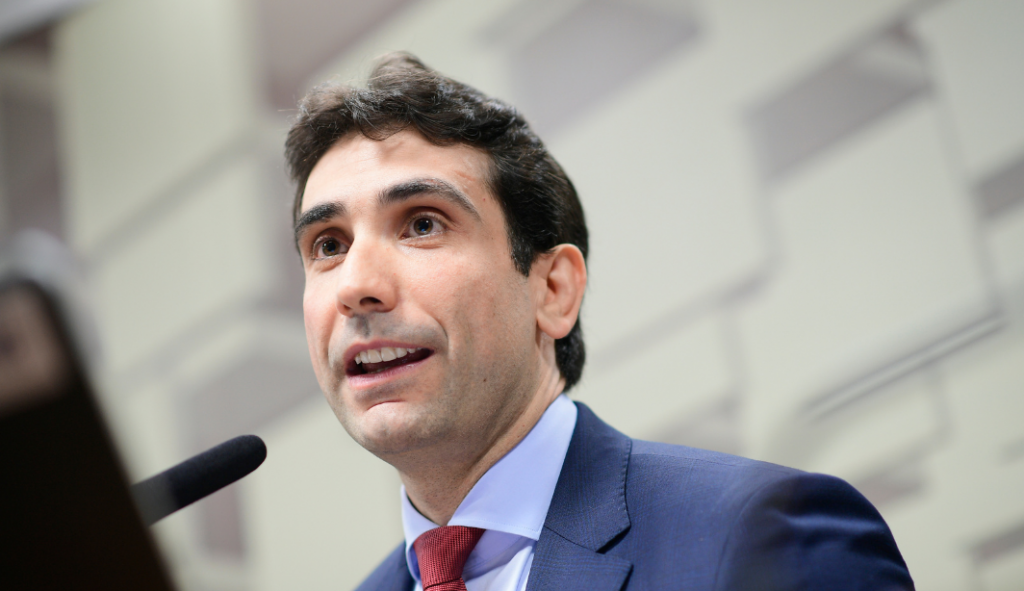 ‘A gente acata a legislação’, diz Galípolo sobre autonomia do Banco Central