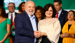 Lula sanciona lei que regulamenta a profissão de sanitarista