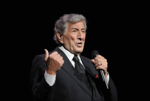 Tony Bennett, ícone da voz, morre aos 96 anos