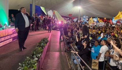 Dino diz a estudantes que a internet funciona ‘como uma plataforma das ideias da direita’