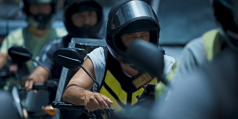 Uber e iFood encomendam pesquisa ‘viciada’ sobre rejeição da CLT por motoristas e entregadores, diz UFRJ