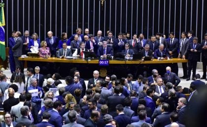 Câmara derrota bolsonaristas e aprova a reforma tributária no 2º turno com 375 votos