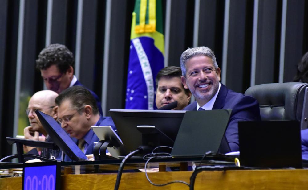 375 a 113: confira como votou cada deputado no 2º turno da reforma tributária
