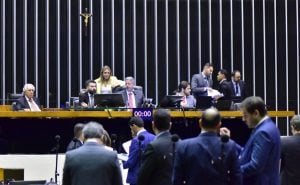 Câmara aprova mudança na reforma tributária e manda o texto ao Senado