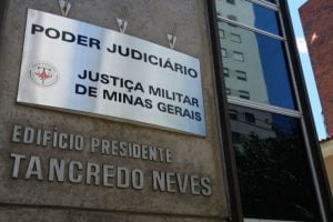 Com acúmulo de benefícios, juízes de tribunal militar de MG tiveram salários multiplicados em abril