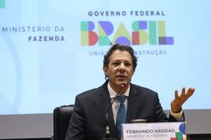 Governo pode destinar até R$ 15 bilhões para incentivar a indústria a renovar maquinário