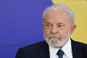 Lula sanciona lei que proíbe vínculo empregatício entre igrejas e religiosos