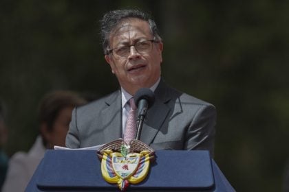 América Latina não pode repetir as sangrentas guerras às drogas, diz Gustavo Petro
