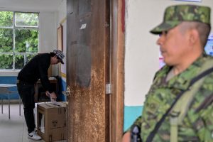 Equador vai às urnas sob tensão