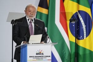 'Não podemos aceitar um neocolonialismo verde', diz Lula em evento do Brics