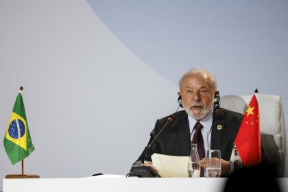 ‘A transição energética não pode reeditar a exploração colonial’, diz Lula na África do Sul