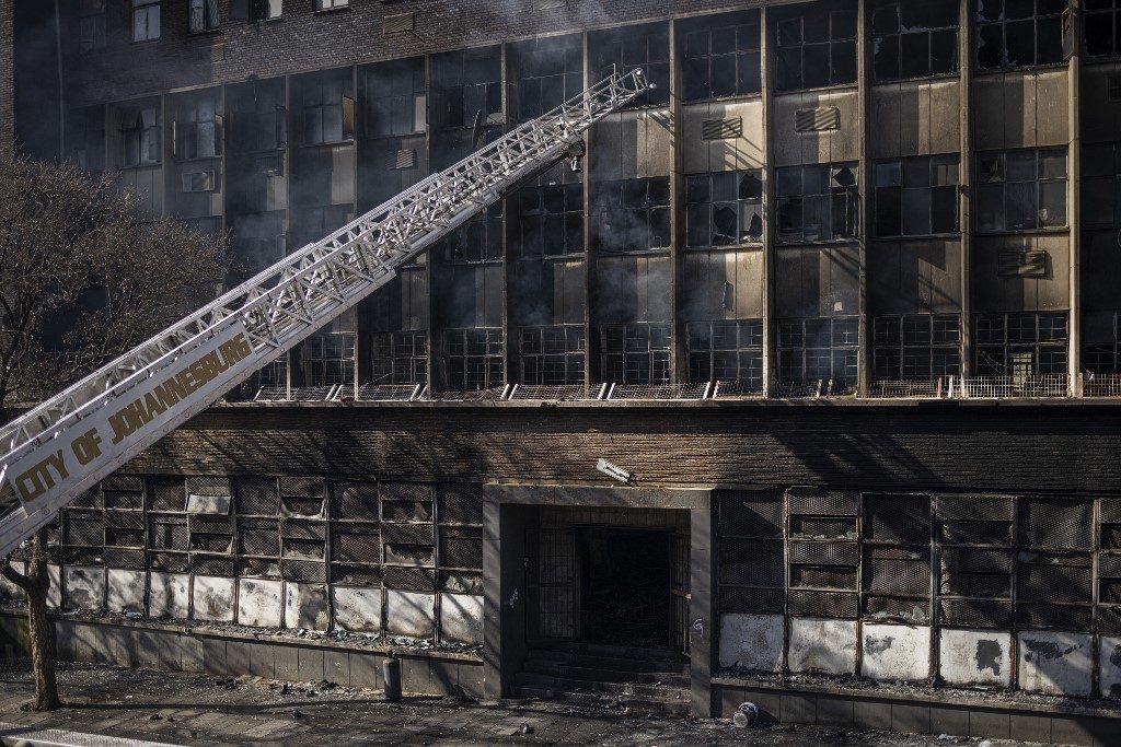 Incêndio em edifício de Johannesburgo deixa mais de 70 mortos