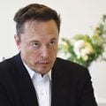 Tesla, montadora de Musk, vai demitir 10% dos funcionários