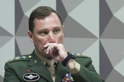 Mauro Cid pede para retomar trabalho no Exército, mas Moraes nega