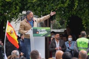 Extrema-direita e conservadores se aproximam na Espanha após eleições antecipadas