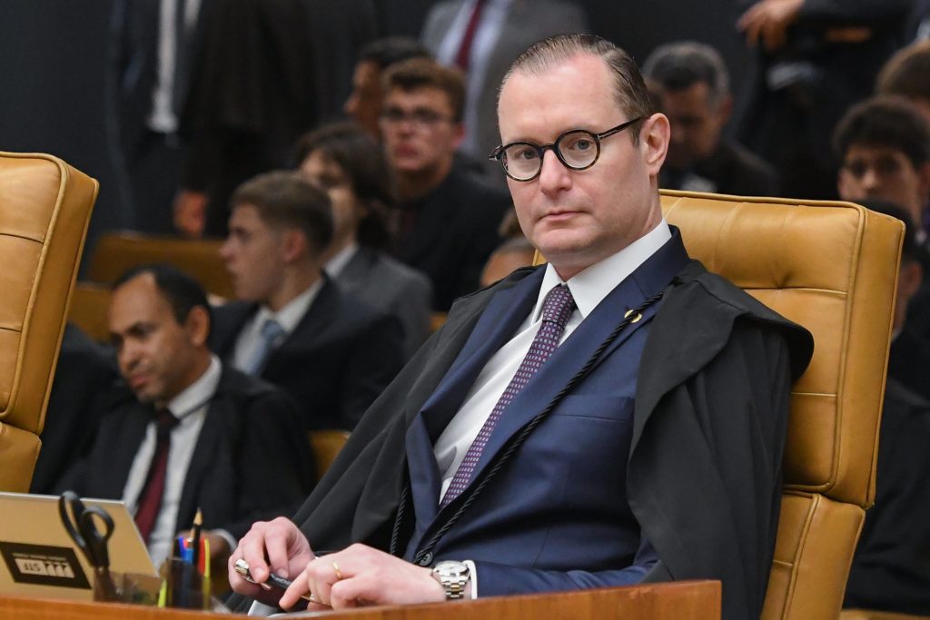 Com voto de Zanin, STF declara incompetência da 13ª Vara de Curitiba contra André Vargas