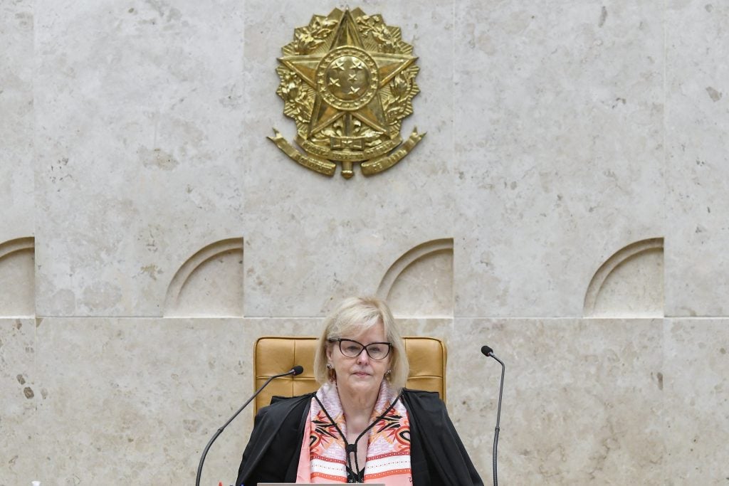 Com voto de Rosa para descriminalizar o porte de maconha, STF se aproxima de maioria e isola Zanin
