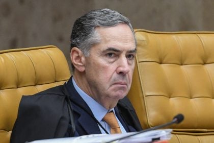 Barroso dá 24 horas para PGR e AGU se manifestarem em ação contra a privatização da Sabesp