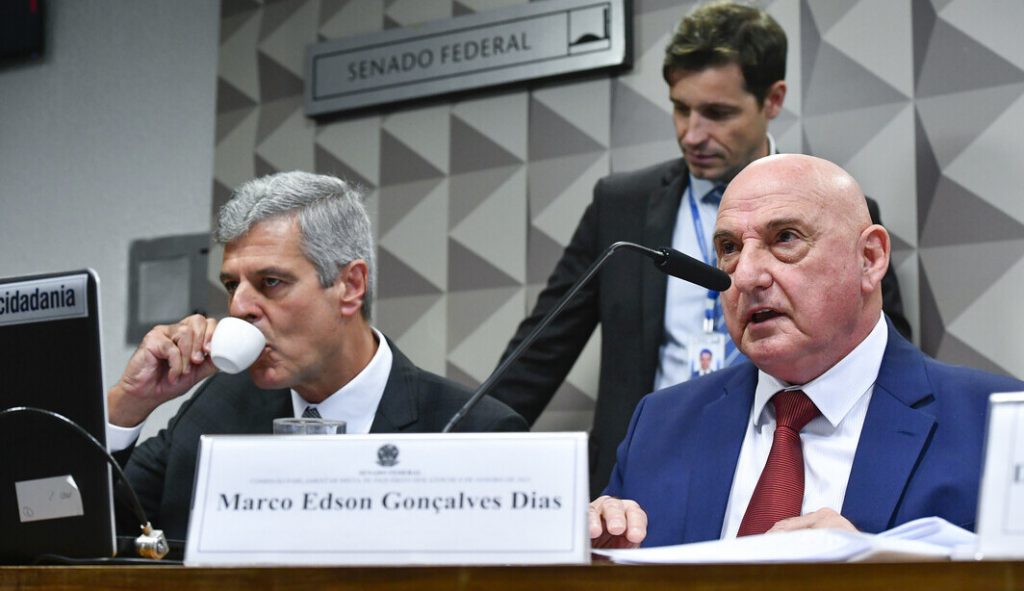 'Não mandei ninguém adulterar nada', diz G. Dias ao negar omissão em relatório da Abin