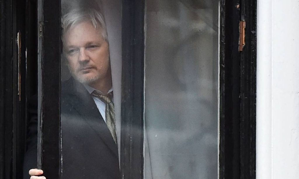 Brasileiros criam comitê pela liberdade de Julian Assange e temem extradição para os EUA
