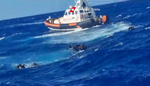 Mais de 30 migrantes desaparecidos após novos naufrágios na costa da Itália