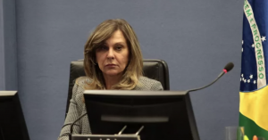 Lindôra Araújo emitiu manifestações favoráveis a Bolsonaro logo após encontros não-oficiais