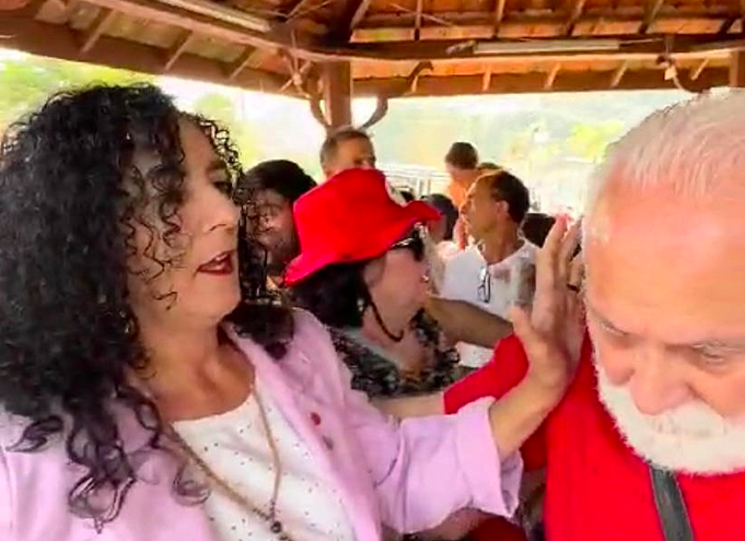Deputada estadual Marina do MST é atacada por bolsonaristas em Nova Friburgo, no Rio