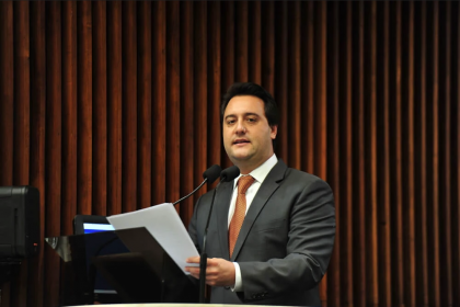 Governo Ratinho Jr. põe ex-cunhado e doadores de campanha no controle da loteria do Paraná