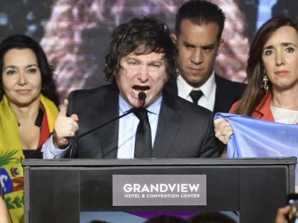 Milei seguirá Bolsonaro e buscará apoio de mulheres evangélicas na Argentina?