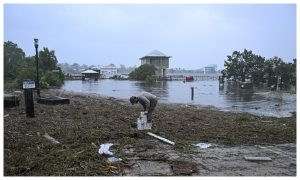 Furacão Idalia provoca grandes inundações em sua passagem pela Flórida