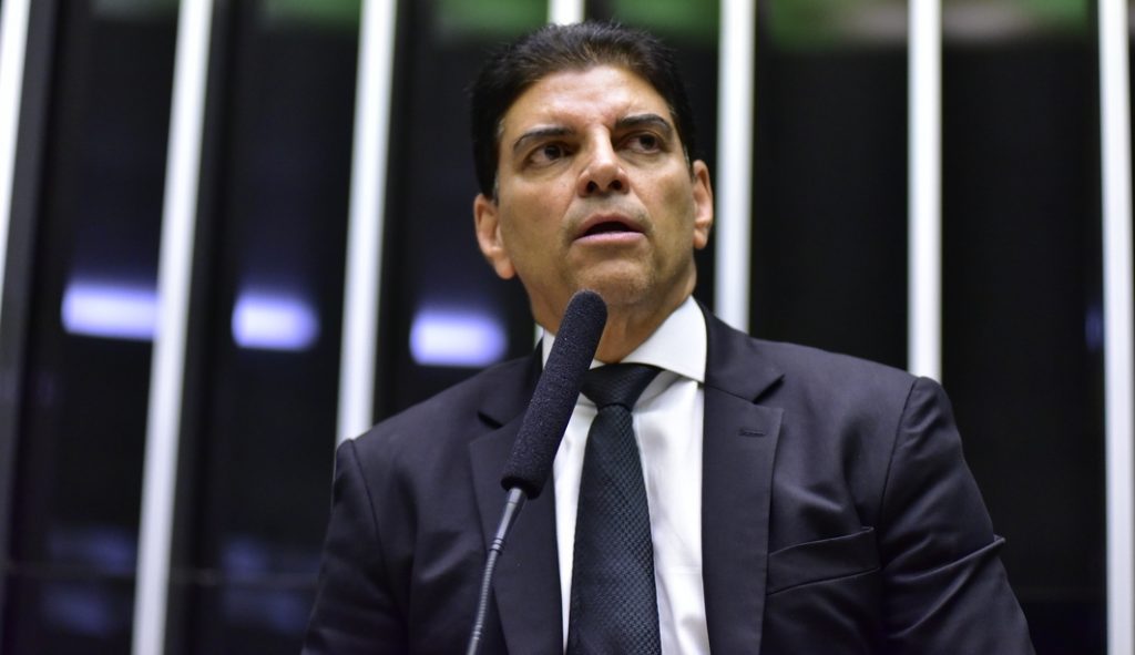 Câmara vota o arcabouço fiscal nesta terça sem emenda de Randolfe, diz relator